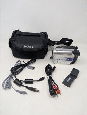 Sony Handycam DCR-DVD108 Camcorder Mini DVD Video Recorder Needs Charger